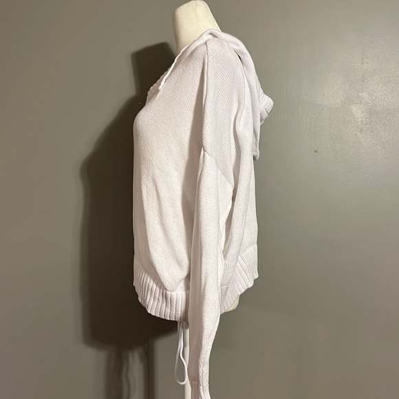 Z Supply White Hooded Long Sleeve Sweater, Size Small - Picture 3 of 7